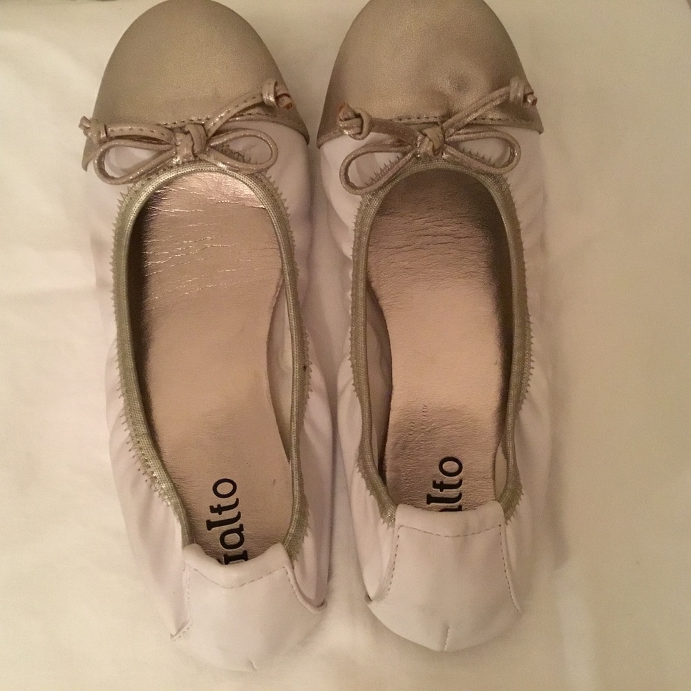Rialto White and Gold Flats